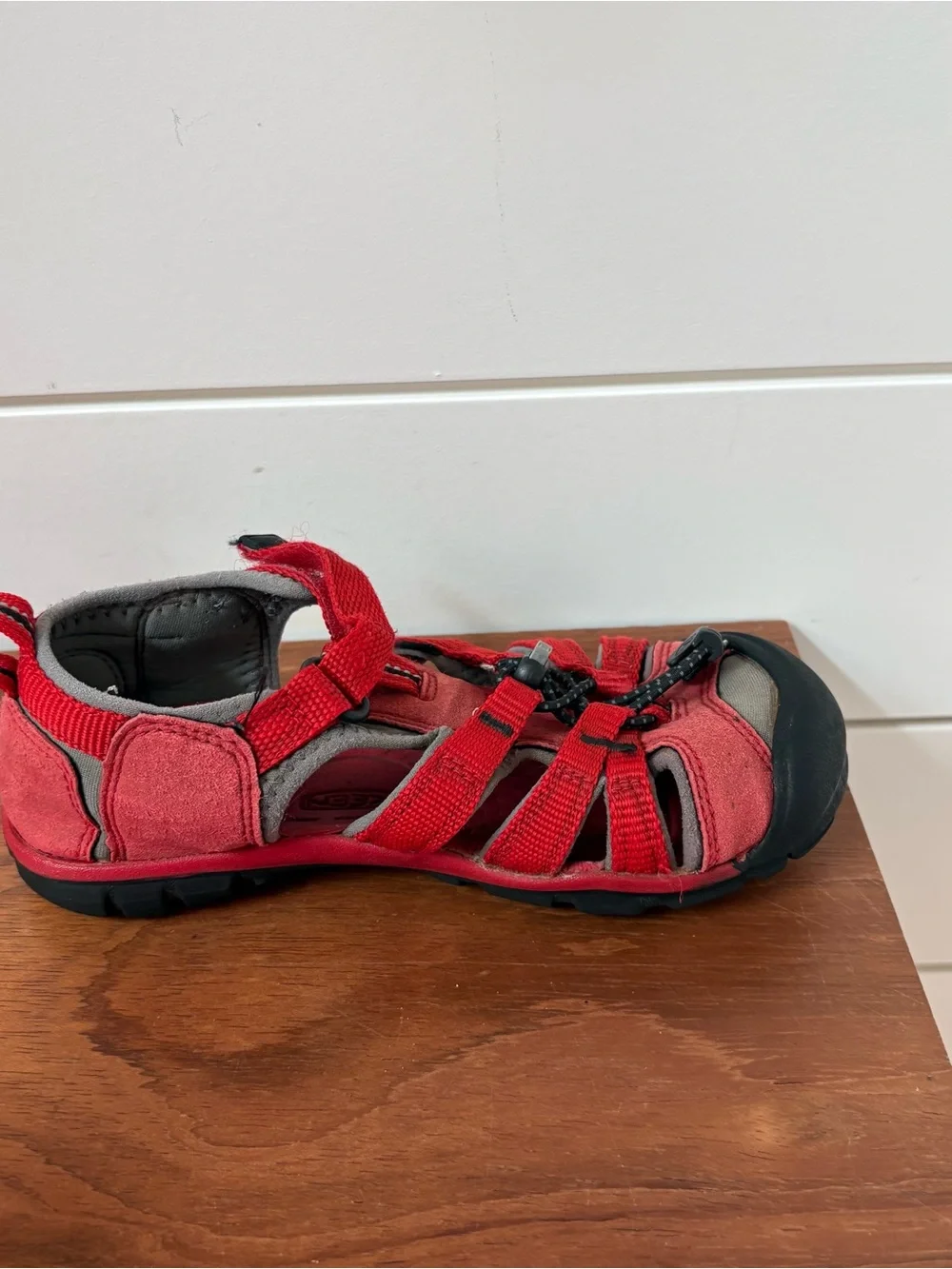 KEEN Kids' Seacamp II CNX Red Sandals Shoes Size 13 Hiking Outdoor Water Comfort